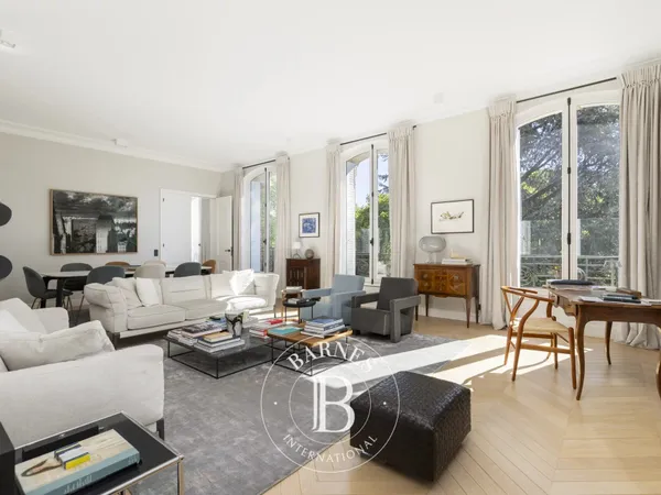 Neuilly - Inkermann - Pasteur - Appartement familial et de réception- Dernier étage