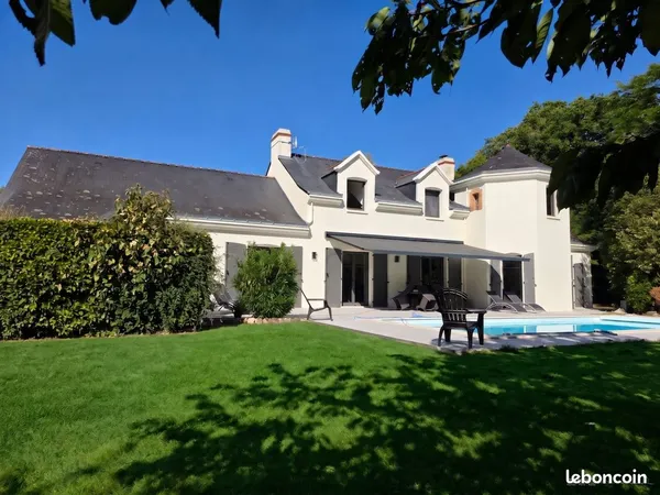 Propriété 8 pièces 258 m²