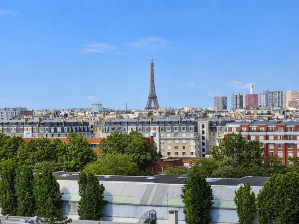 DERNIER ETAGE | Appartement lumineux de 80m², 2/3 chambres, vue Tour Eiffel - Boulogne Porte de Sain