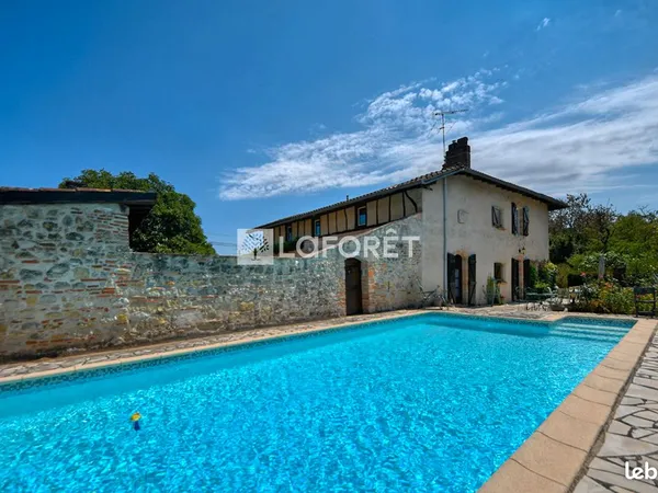 Propriété 7 pièces 180 m²