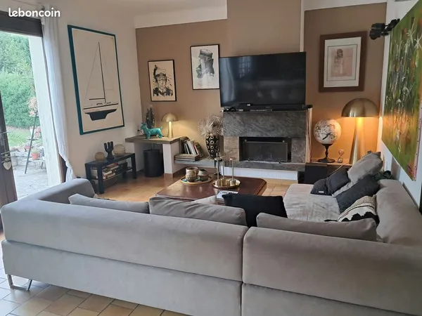 Villa à louer avec jardin et garage