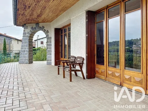 Maison 9 pièces 232 m²