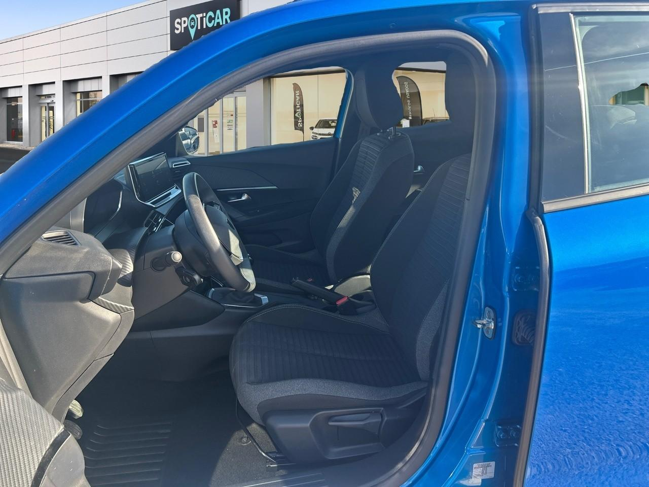 Peugeot 2008 1.2 puretech 100ch s&s active — photo 9
