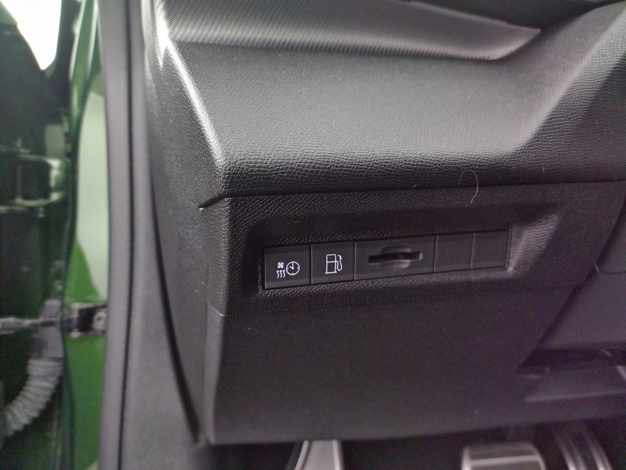 Peugeot 308 phev 180 e-eat8 gt — photo 22