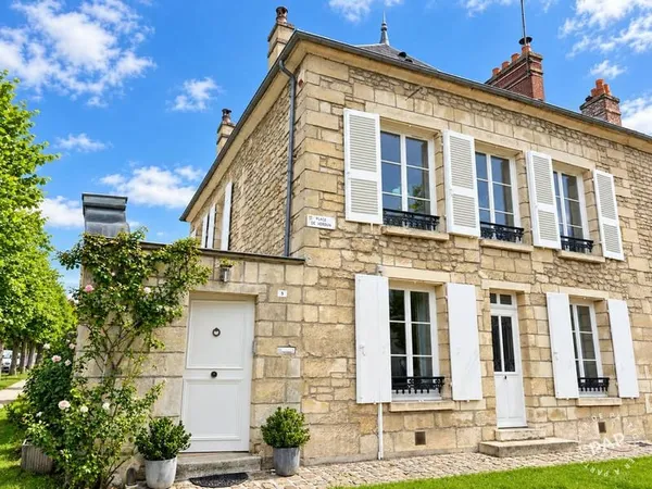 Maison 6 pièces 210 m²