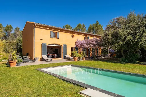 Propriété 6 pièces 210 m²