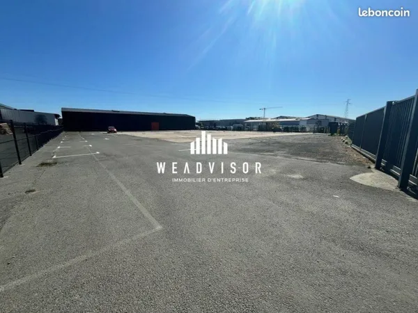 TERRAIN 2400 m² LE MANS
