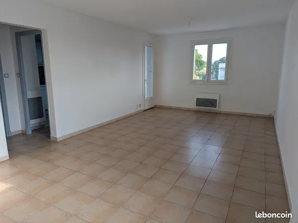 Grand F3 (faux F4) - 78m² - proche commodités - Alès