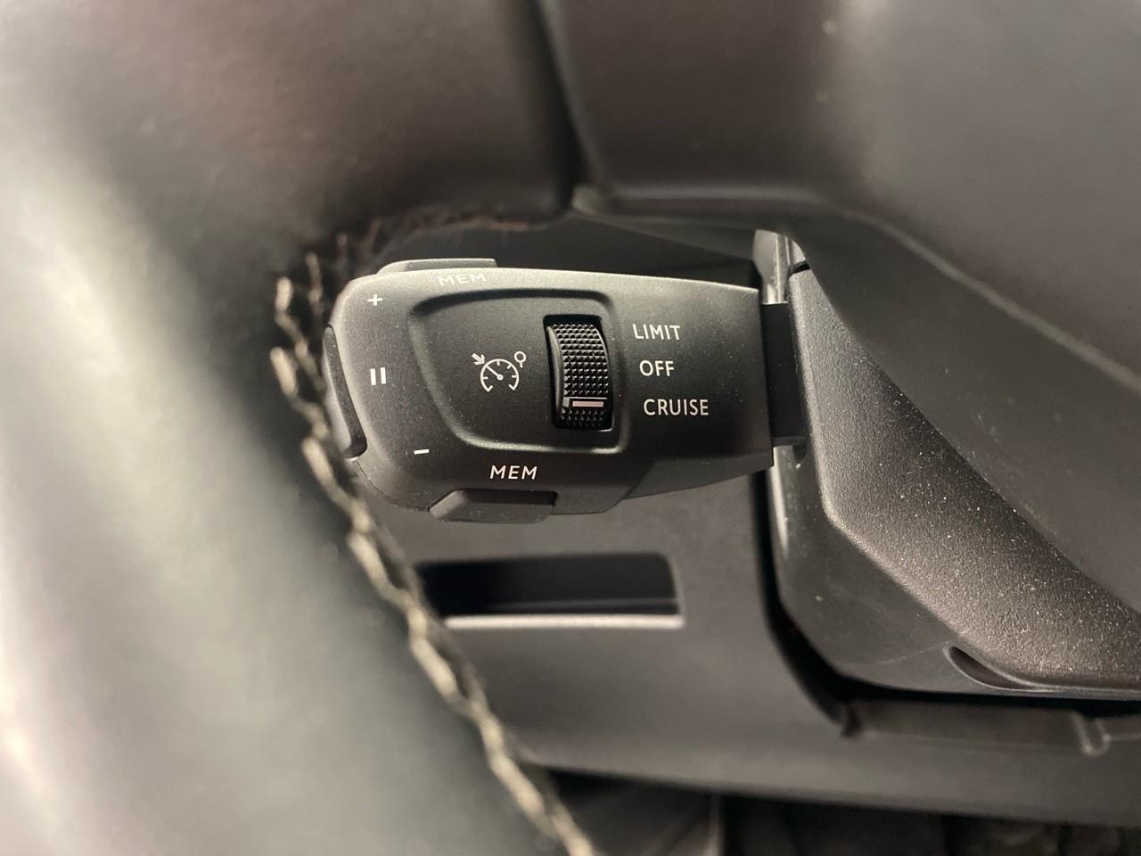 Peugeot 3008 hybrid 225 e-eat8 allure pack — photo 19