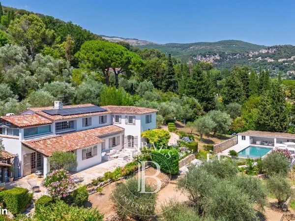 Propriété 7 pièces 220 m²