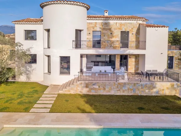 Villa 9 pièces 260 m²