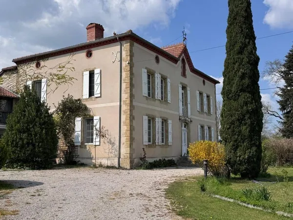 Maison 14 pièces 325 m²