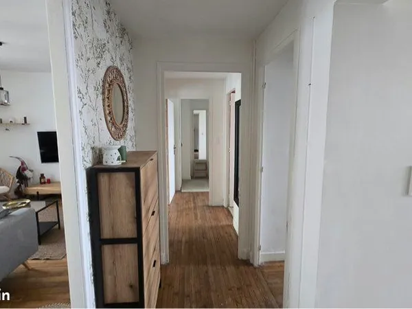 BREST HYPER-CENTRE - GRAND T2 DE 79 m² - 3e ÉTAGE - TRÈS LUMINEUX - CAVE