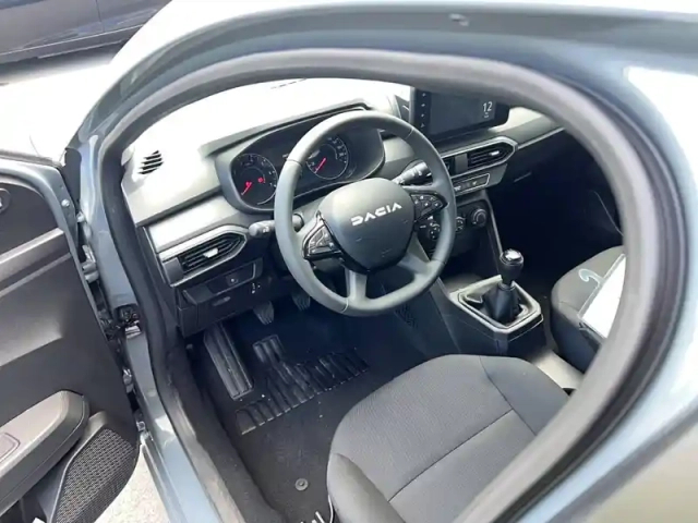 Dacia Sandero sce 65 — photo 21