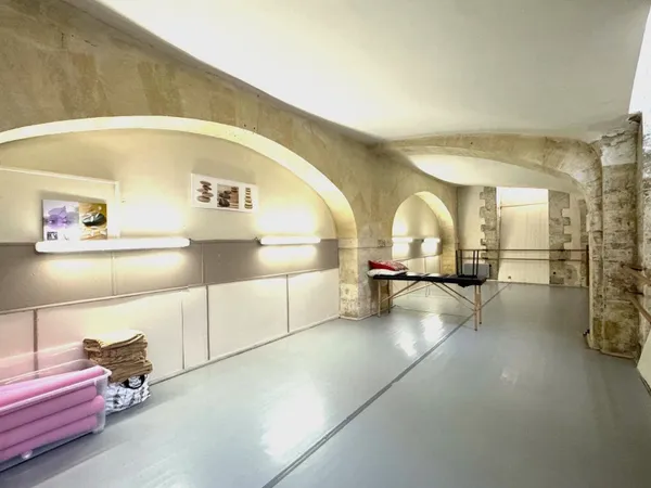Local d'activité 322 m²