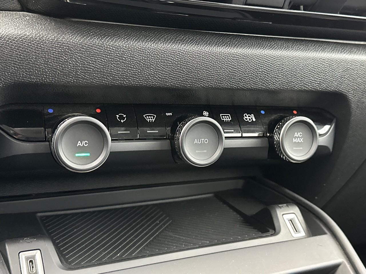 Citroën C4 e-c4 136 ch automatique live — photo 26