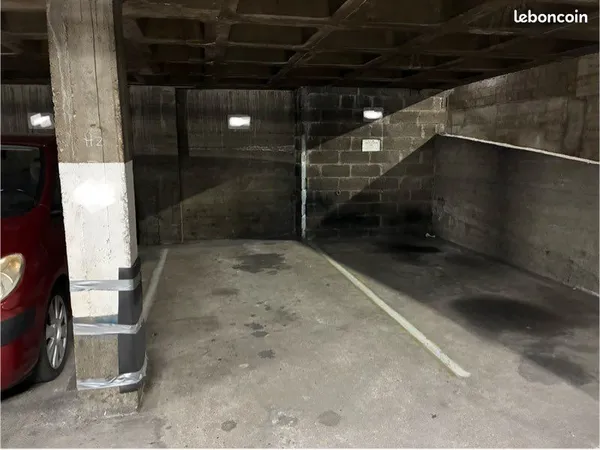 PARKING COUVERT sécurisé route de la Reine / rue de la Saussiere Boulogne-Billancourt
