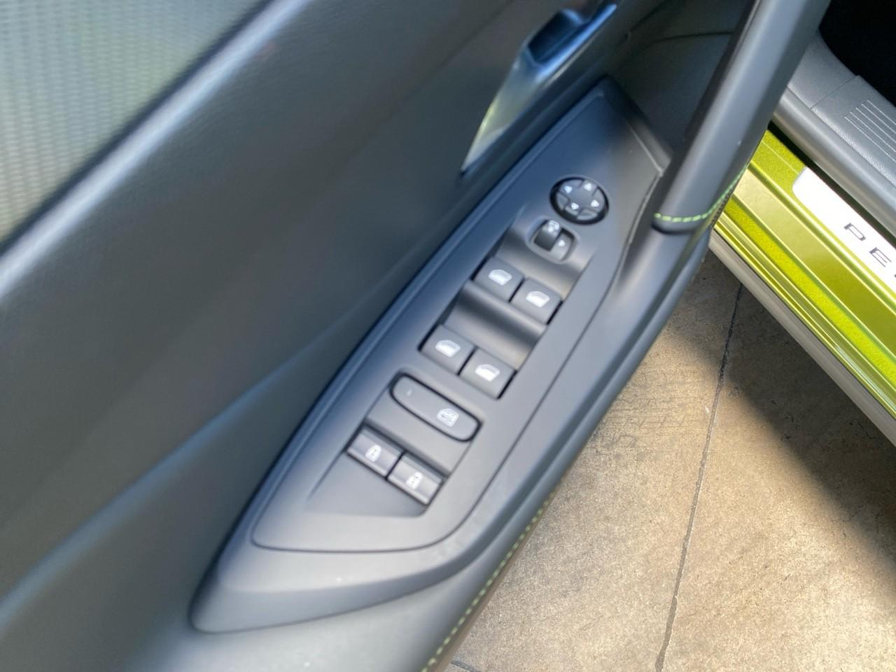 Peugeot 408 electrique 210ch 58kwh gt exclusive — photo 12