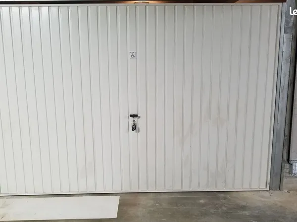 A louer grand box