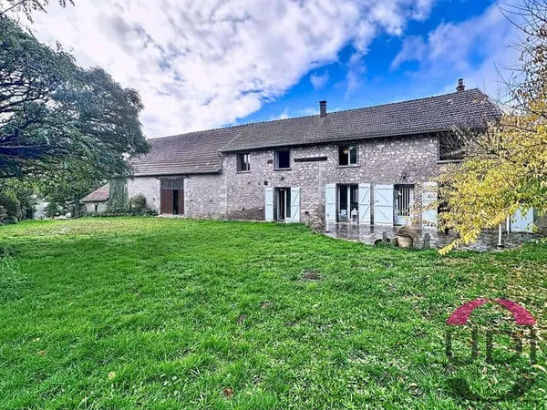 Maison À Vendre à St Hilaire à Plaine