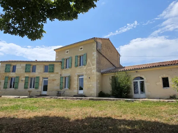 Maison 12 pièces 354 m²