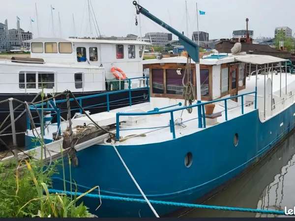 Péniche d'habitation à louer