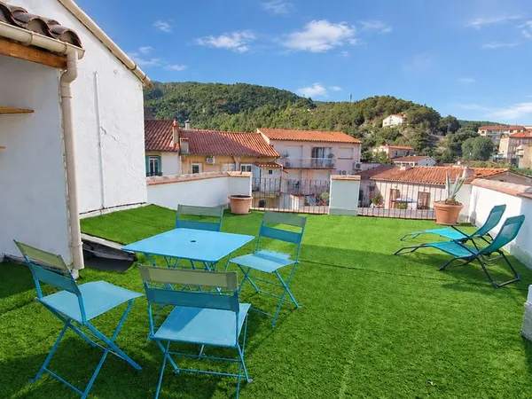 AMÉLIE-LES-BAINS - Superbe T2 rénové de 39 m² avec exceptionnelle terrasse de 50 m²