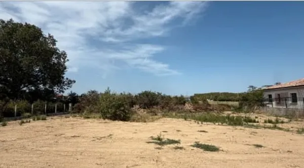 Terrain 853 m²