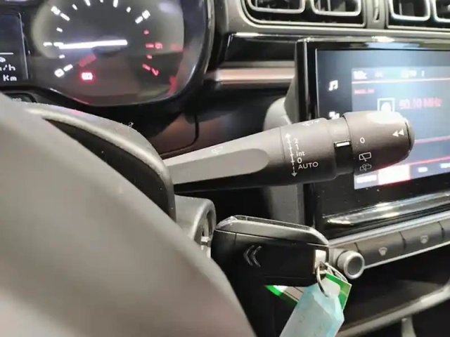 Citroën C3 puretech 83 s&amp;s bvm5 shine — photo 18