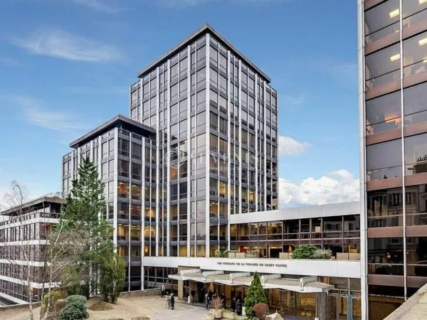 Bureau 2 pièces 335 m²