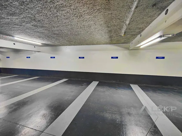 Parking 456 m²