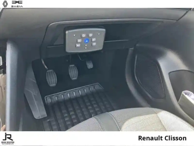 Peugeot 208 1.5 blue hdi 100ch s&amp;s allure version auto ecole — photo 15