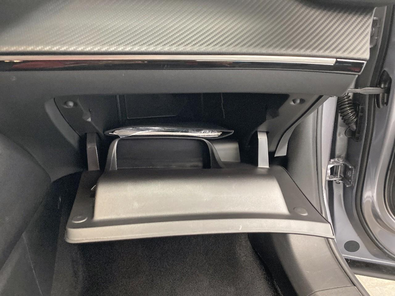 Peugeot 2008 hybrid 136 e-dcs6 style — photo 27