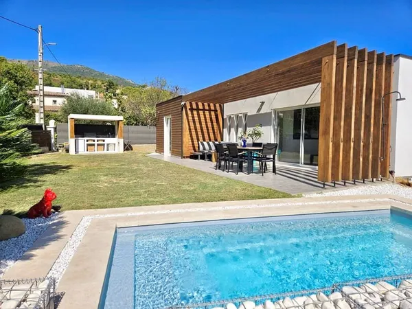 Magnifique villa 4 pièces avec piscine à Carros