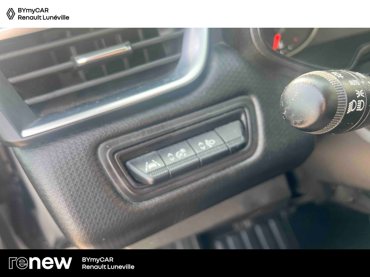 Renault Clio TCe 90 - 21N — photo 18