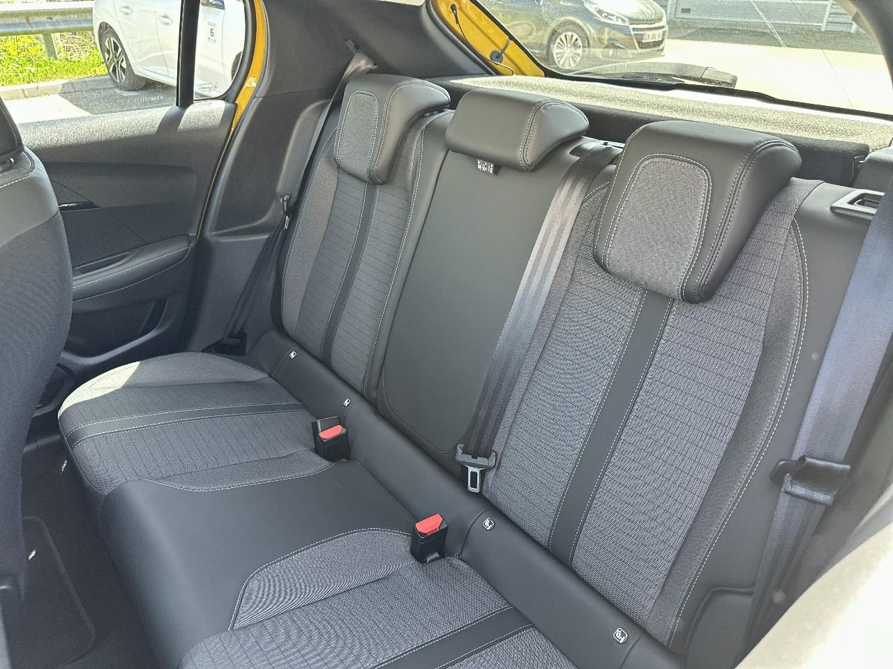Peugeot 208 1.2 puretech 100ch s&s allure eat8 — photo 10