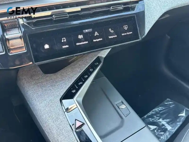 Peugeot 3008 hybrid 136 e-dcs6 — photo 36