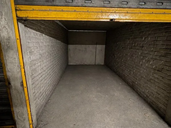 Box garage en résidence sécurisée