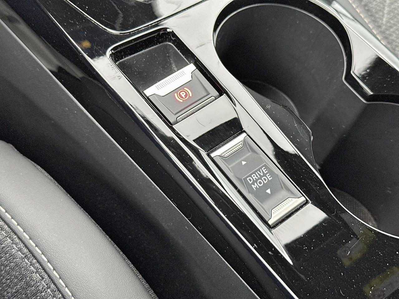 Peugeot 2008 electrique 54 kwh 156 ch allure — photo 30