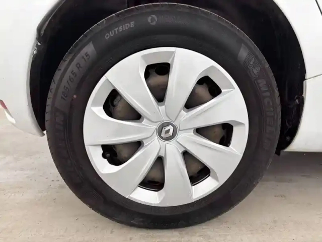 Renault Zoé zoe r110 - 22b — photo 30