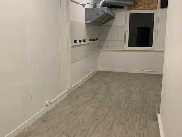 Locaux pro à louer Montreuil - 25 et 30m² - dispo ensemble ou séparément