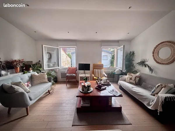 Adorable appartement T3 de 83m2 au sol (58m2 carrez) / Quartier Fondaudège, au calme, dans un petit 