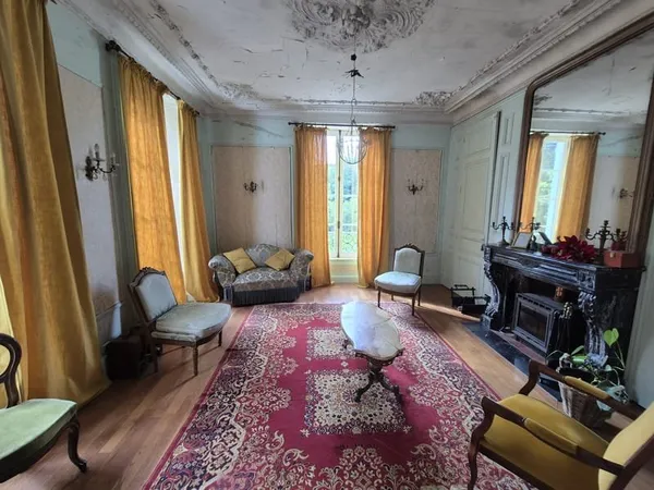 MAISON DE MAÎTRE AVEC TERRAIN dans Village Ardennais
