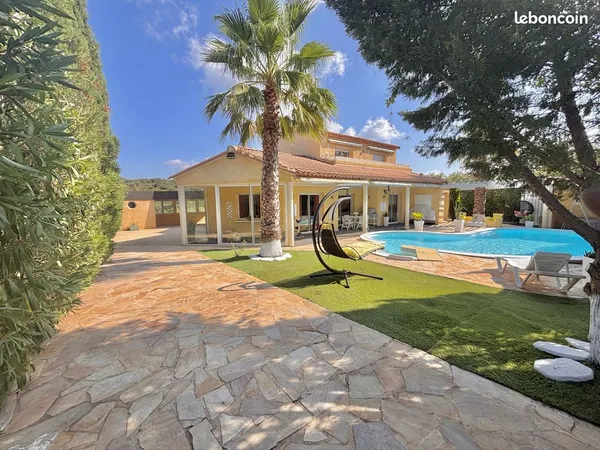 Villa 6 pièces 202 m²