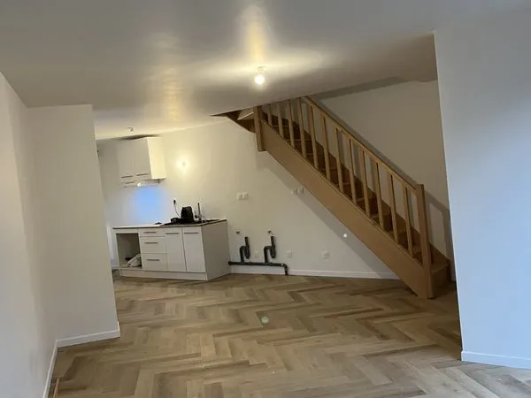 À LOUER - LOGEMENT DE 55 m² AVEC TERRASSE BOIS DE 30 m² - YVETOT