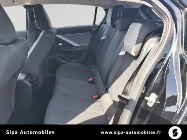 Opel Astra 1.2 turbo 110 ch bvm6 — photo 12