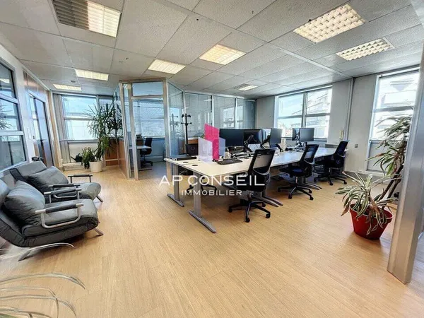 Bureau 456 m²