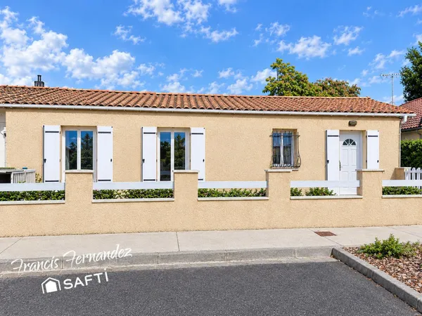 Hourtin centre : maison à fort potentiel
