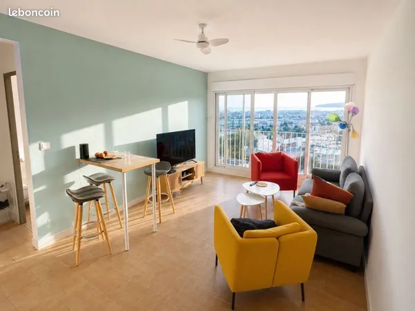 Chambre dans collocation étudiante vue mer