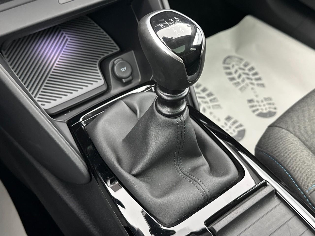 Citroën C4 puretech 130 s&s eat8 shine pack — photo 31